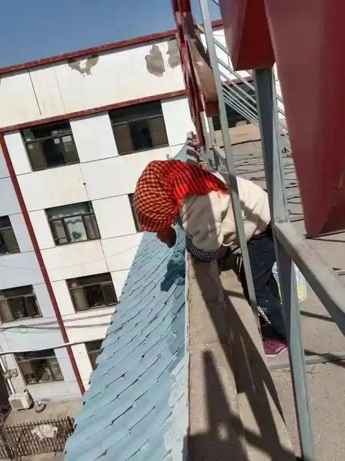 幸福邻里西平路社区发挥在职党员作用携手共建美好家园