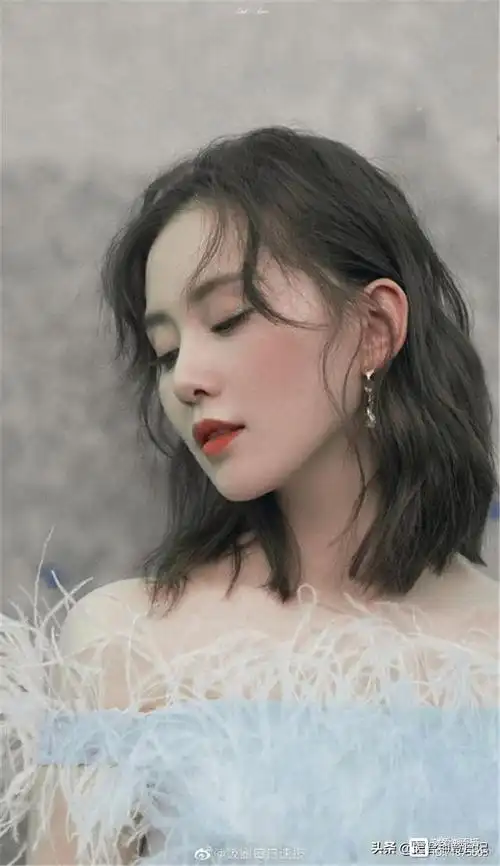 刘诗诗虽然一直都是长发造型,但是这一次