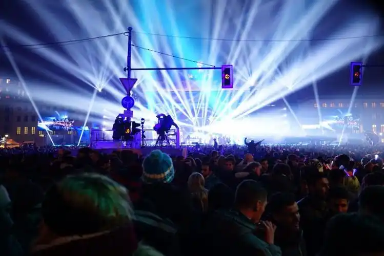 组图跨年夜德国安保升级百万民众集体午夜狂欢13