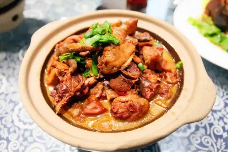 赏妙峰山景,吃农家饭菜,喝平泉羊汤!还送现烙的烧饼吃!