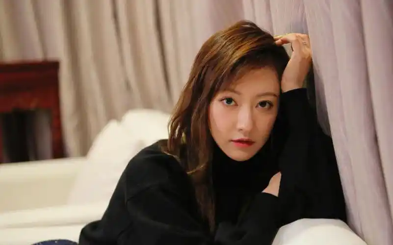 余玥国民校花活动照图片,分享一组余玥图片给大家,图中的明星图片壁纸