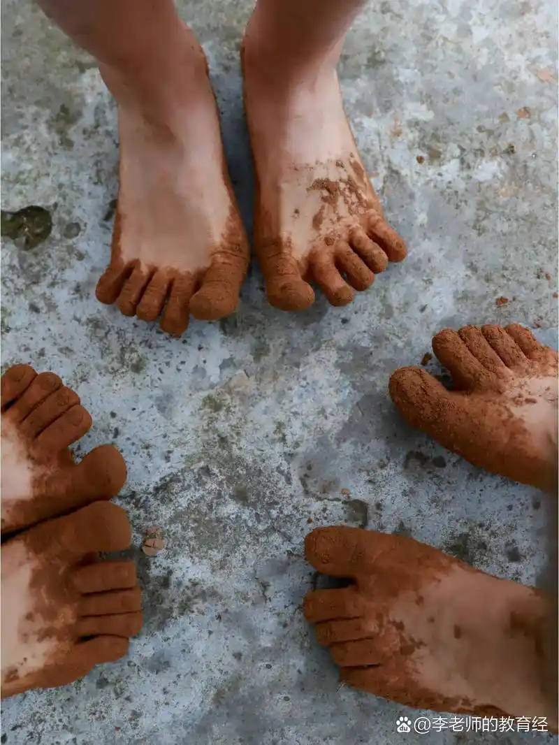 赤脚踩泥|童年的快乐,一定要在童年得到 赤脚踩泥 童年的快乐一定要在