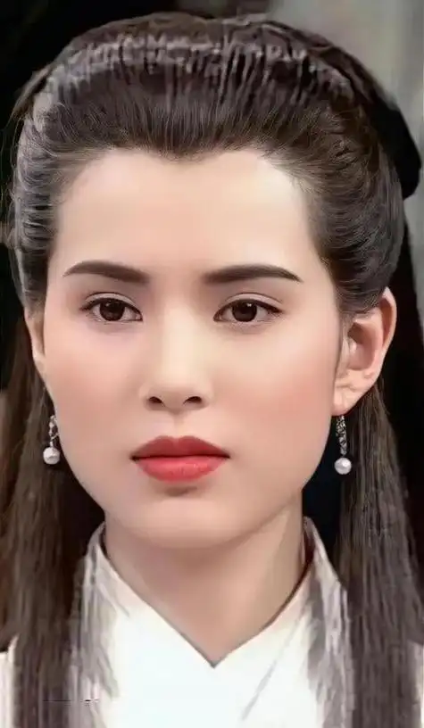 "风韵犹存"的李若彤,为何56岁还不结婚,不恋爱?