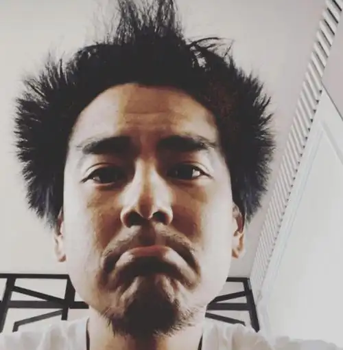 原创彭于晏要跌下神坛晒照片不顾忌形象被吐槽像鲁智深