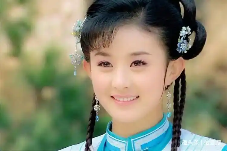 赵丽颖分手后首播,笑容满面已从分手阴影中走出,颜值气质逆生长_流量