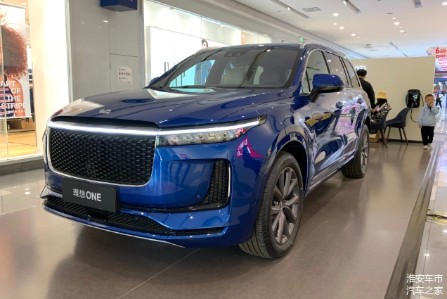 到店实拍3280万元理想one七座版来了二胎家庭新选择