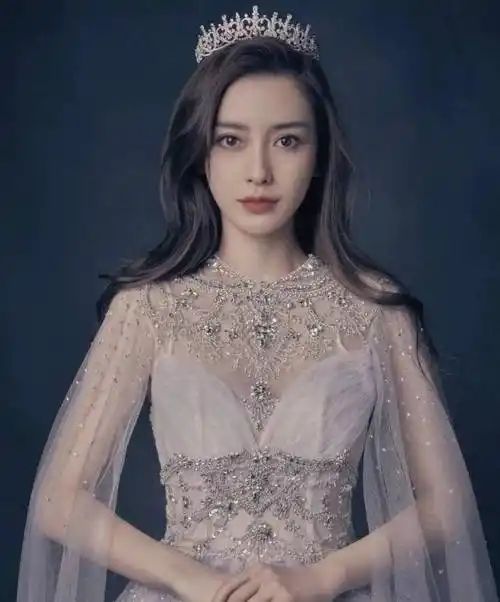 鞠婧祎又"变脸"?跟杨颖傻傻分不清楚,惊到了网友?_发型_刘海_baby