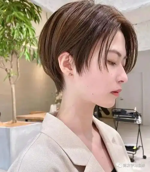 **后如果你现在已经是短发,并且觉得自己比较适合短发的话,可以了解一