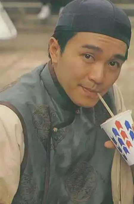 周星驰回应再演戏我几十岁了你觉得我还能演什么呢