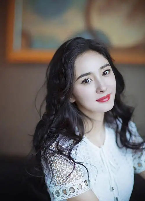 知名女演员杨幂,精选9幅书法作品鉴赏,网友:字美人美书法更美