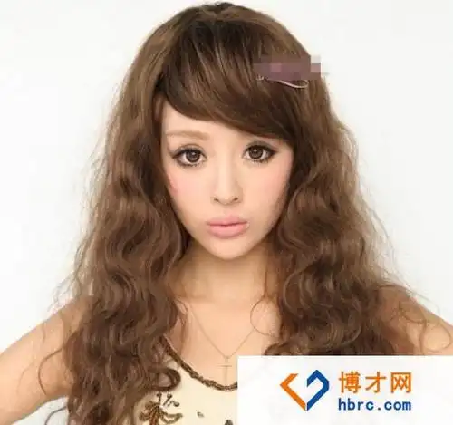 女生发根定位烫效果图显潮女范