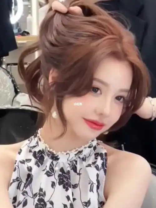 圆脸剪什么刘海显脸小