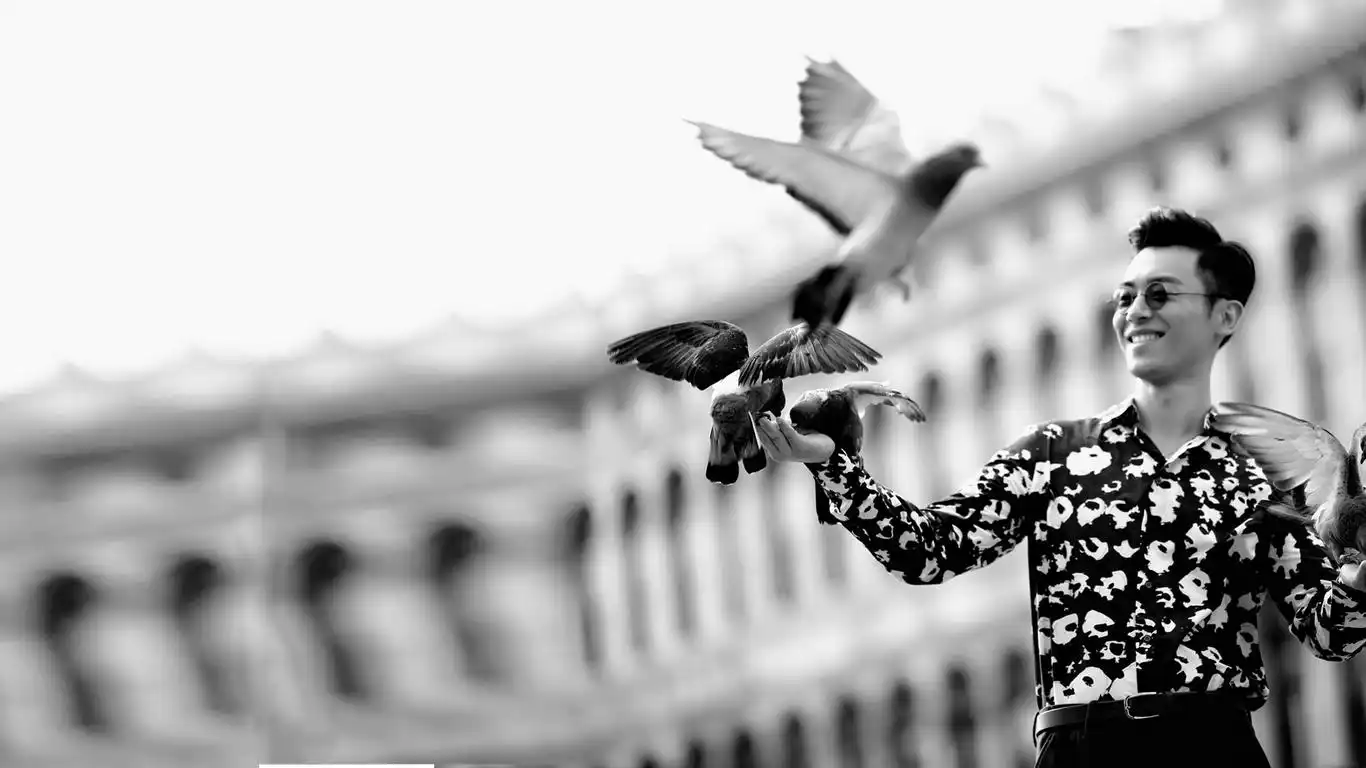 求朱亚文高清无水印大图壁纸