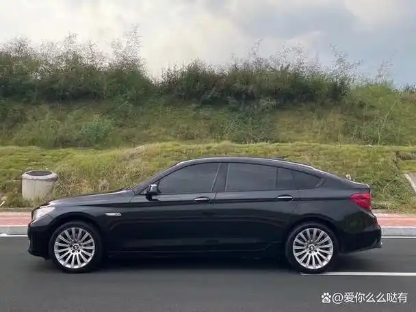 纯15宝马gt535i全款85万是一款拥有强大动力性能的豪华轿车