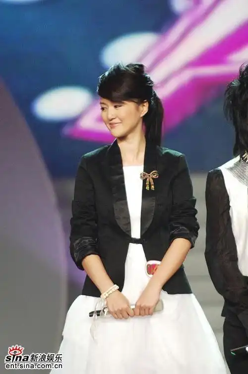 尚雯婕发文纪念超女决赛12周年 多年前旧照引青春回忆