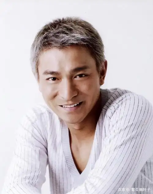 刘德华的粉丝并没有发送一张p脸上有皱纹和白发的错误图片