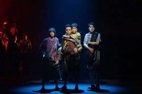 中国文艺网_音乐剧《火光中的繁星》