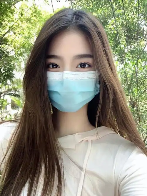 女生摘口罩大挑战,有没有翻车的?口罩真的能提升颜值吗?