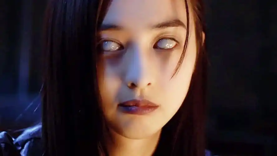 黑帮大佬误闯鬼屋怎料女鬼太漂亮竟然想要跟她谈一场恋爱