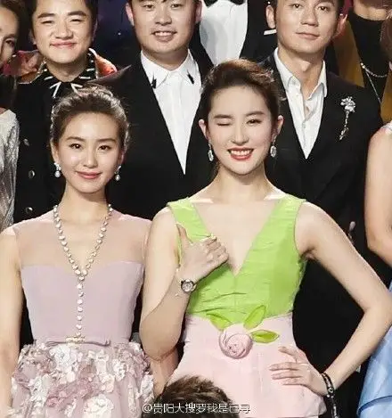 刘诗诗刘亦菲同框,9月9日晚芭莎慈善夜,"仙剑三美"杨幂,刘亦菲,刘诗诗