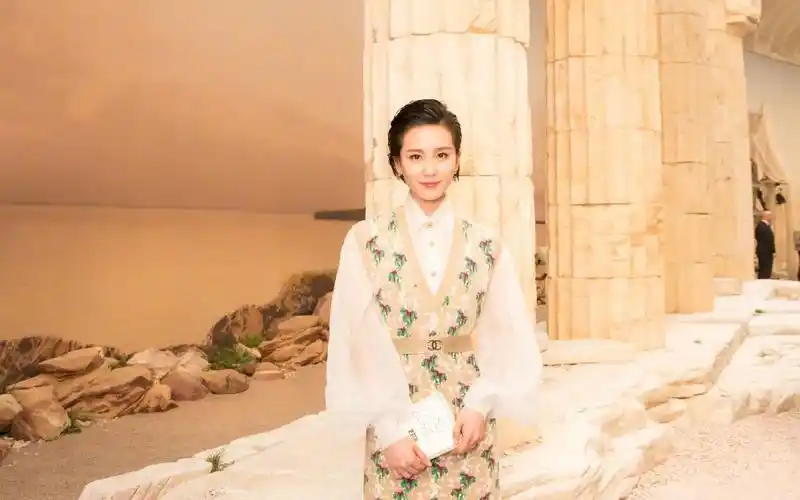 人淡如菊的刘诗诗,高清壁纸图片,大陆明星-回车桌面