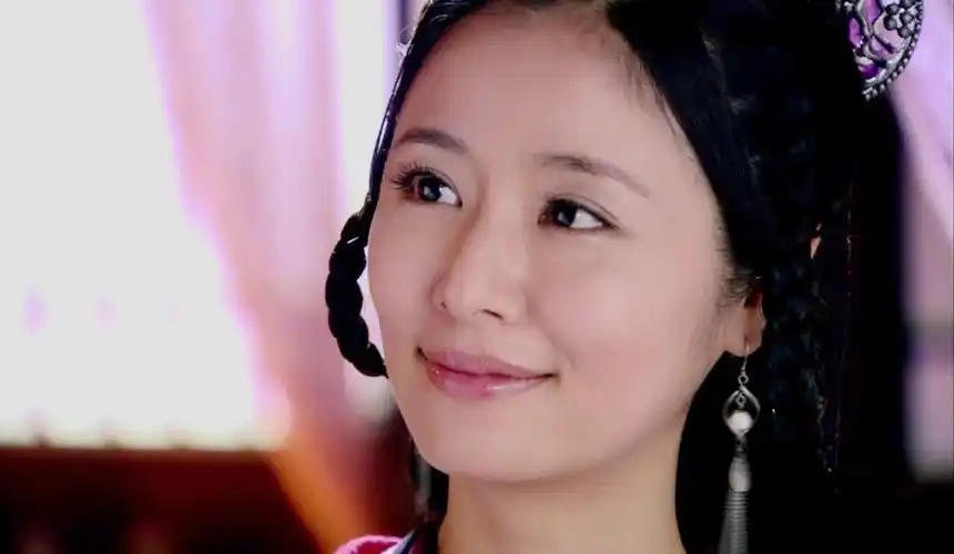 不老女神林心如古装抿嘴一笑