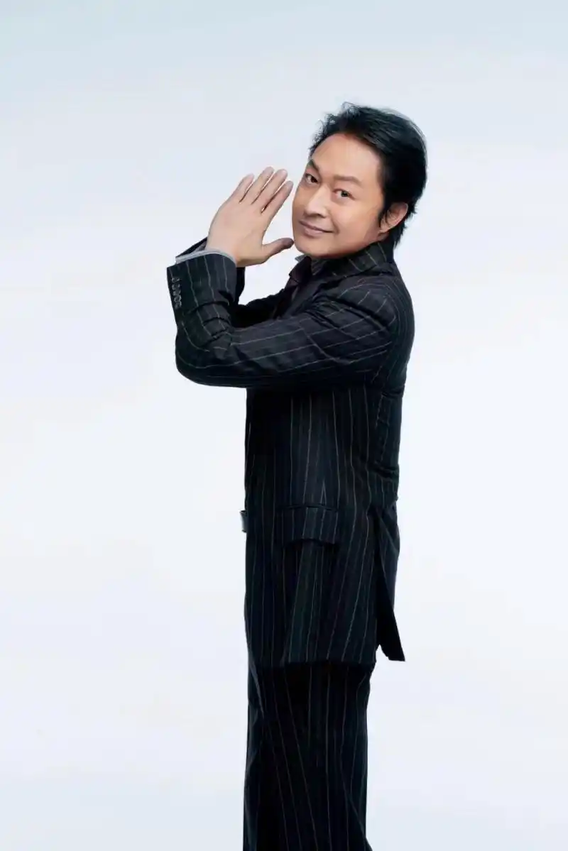 小马哥-马景涛,全新一辑写真大片,刚新鲜出炉,彰显成熟儒雅霸气男人