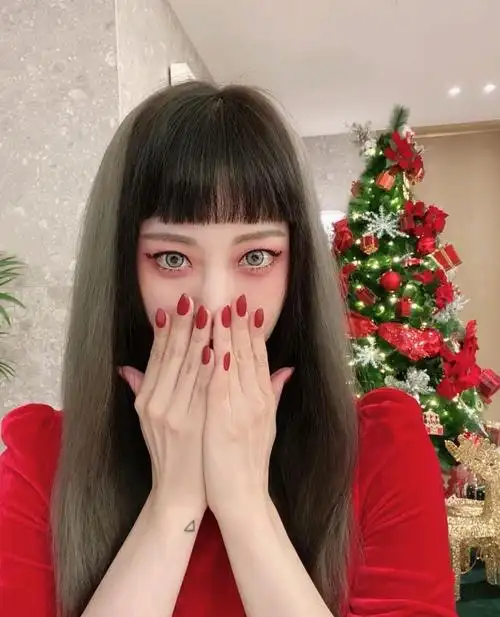 演员韩艺瑟回应博主和恶评和yg制作人teddy恋爱时真打了jennie耳光