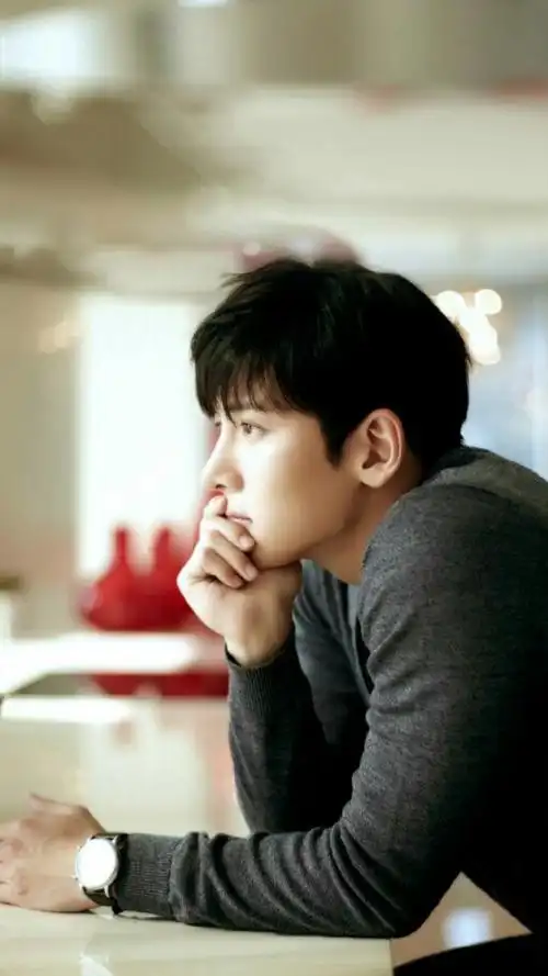 大爱池昌旭啊!无敌侧脸9696