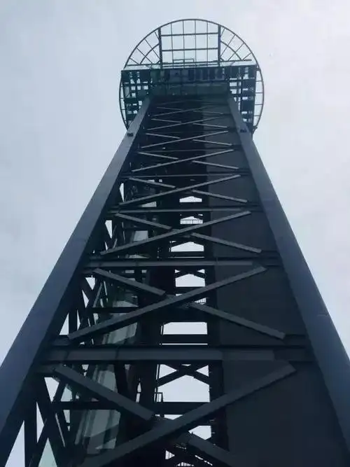 将庐山西海的美景尽收眼底在这玻璃塔上完美的与小姐姐来场邂逅,与