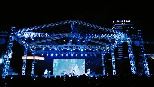 火爆的露天演唱会