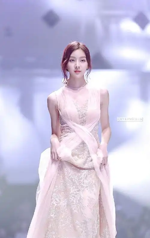 snh48邱欣怡# 161105 snh48年度风尚大赏