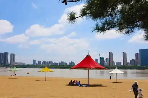 美丽的阳光沙滩