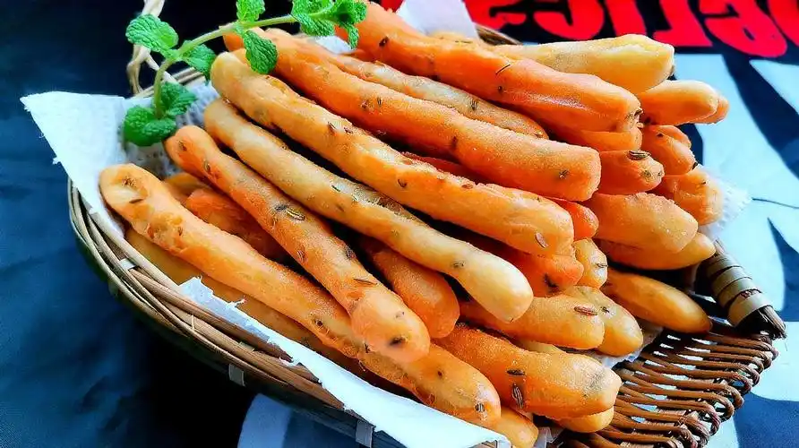 在家也能做的茴香小油条,学会了,再也不用去火锅店啦!