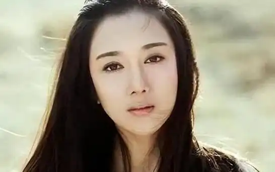 古装美人李依晓被狗咬毁容后如今40岁靠演坏女人逆袭