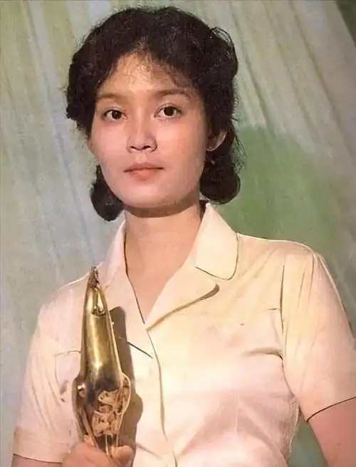 回顾潘虹:离婚36年依旧单身,一生无儿无女,60岁以后有了烦心事