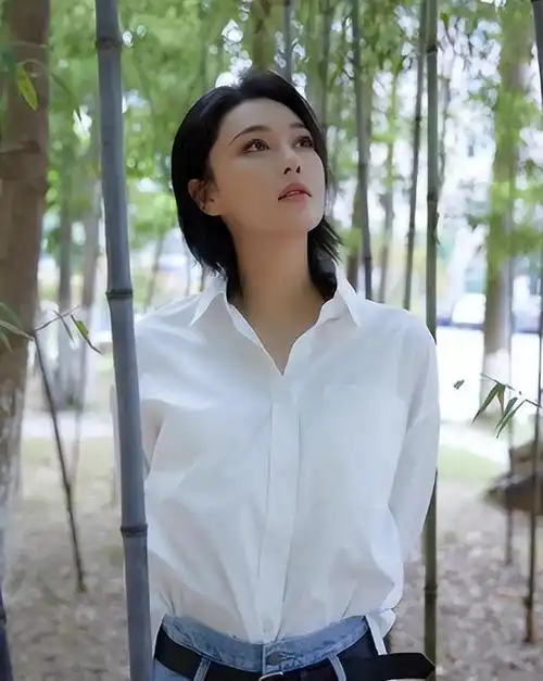 张馨予曾被称为黑料女王,她的过去经历中充斥着各种"黑历史","大尺度"