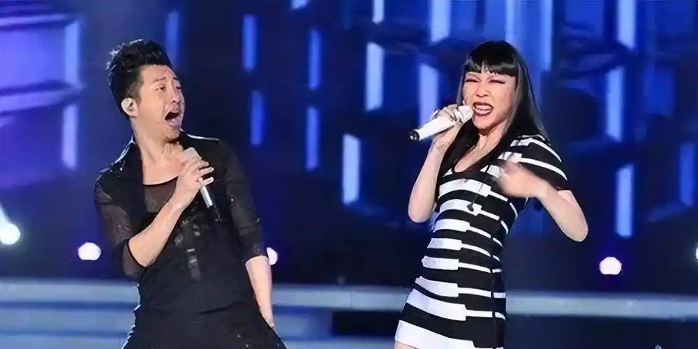 从出道时红得发紫,到县城商演,消失3年,吴莫愁败在哪里了?