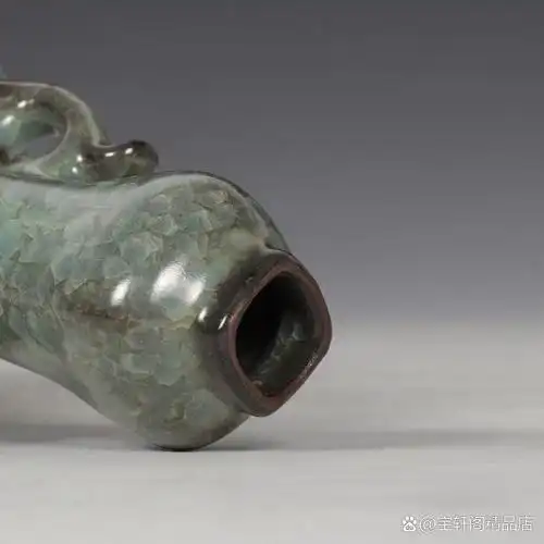 精品收藏  南宋  溪口官窑双耳瓶. 规格:高19.5公分 口径2.