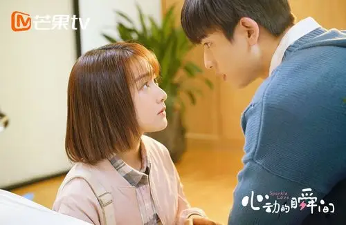 《心动的瞬间》定档:一场"一电钟情"的甜蜜闹剧!