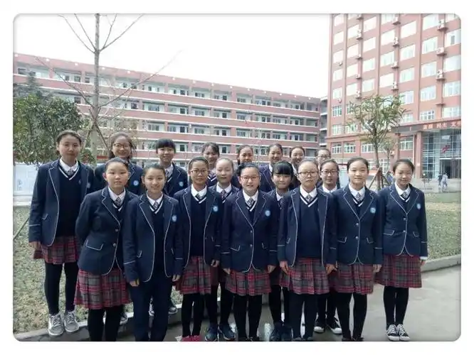 实验中学校服美出新高度