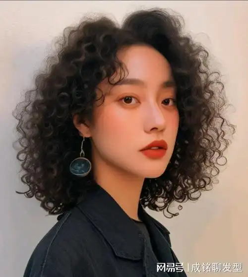 告别老气横秋,中短发这样烫,时尚减龄又显气质|发型