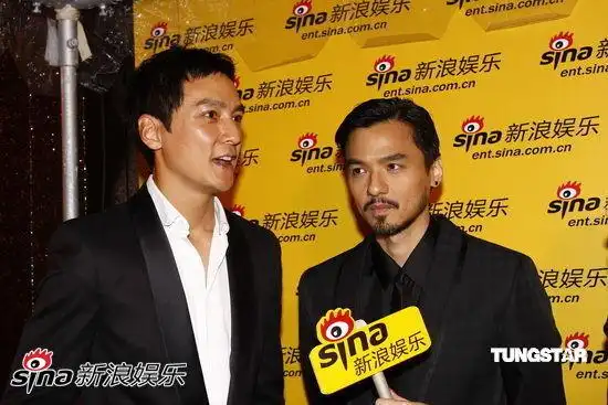 图文:香港电影金像奖颁奖-吴彦祖(左)冯德伦_影音娱乐_新浪网