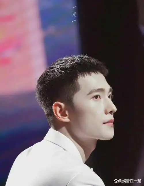 杨洋新剧寸头造型曝光!网友:太赏心悦目