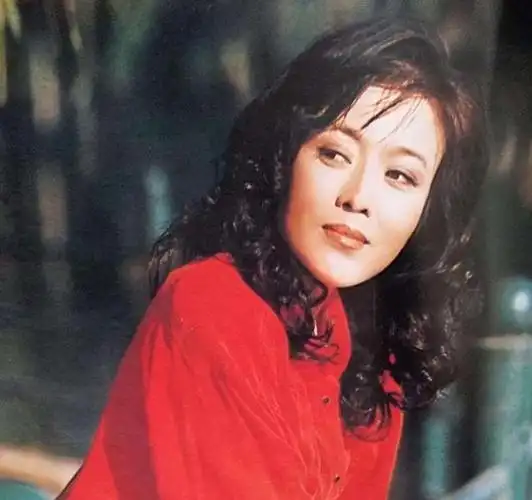 在柟佛2019年的一次电影节上,海清当众呼吁