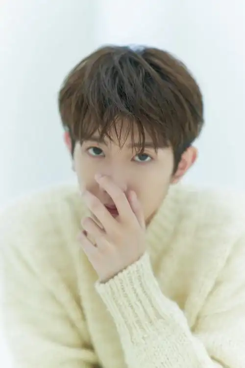 王源环球人物青年电子刊照片