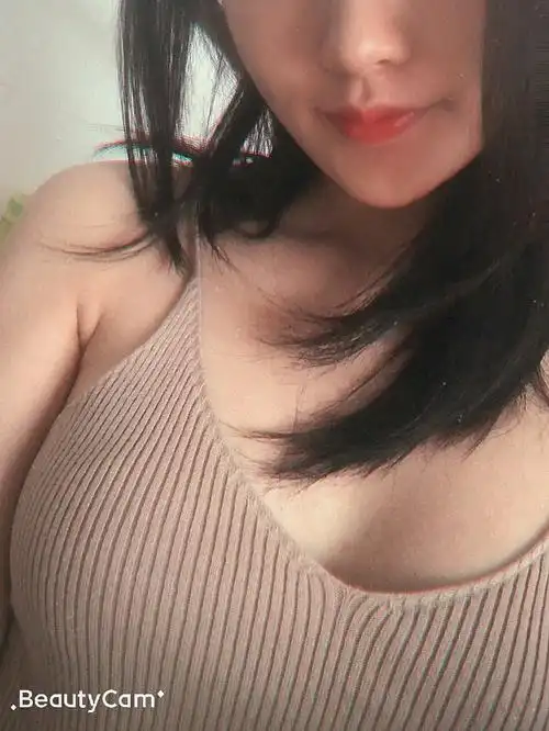 已经适应假体的存在这个胸已经属于我了好喜欢这种赶脚特意穿个小吊带