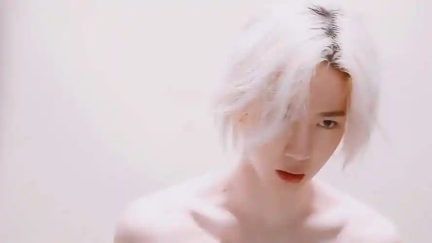 我决不允许有人没看过刚出道的王一博今天也是考古白牡丹的一天