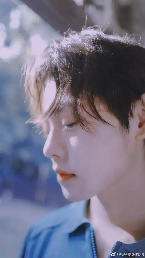 追光的人肖宇梁侧颜杀