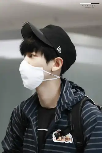 朴灿烈 灿烈 前往文莱 参加 金炳万的丛林的法则 录制 机场 158625